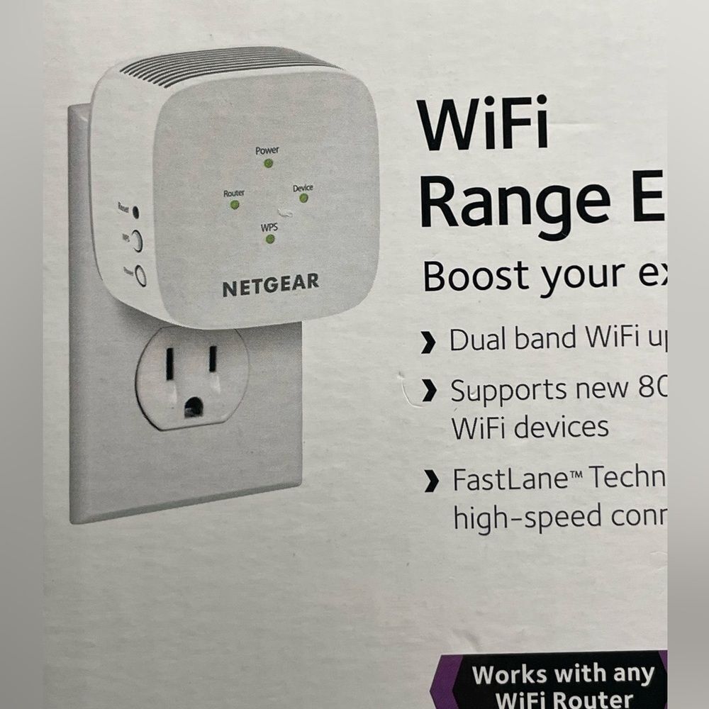 NETGEAR White WiFi Range Extender